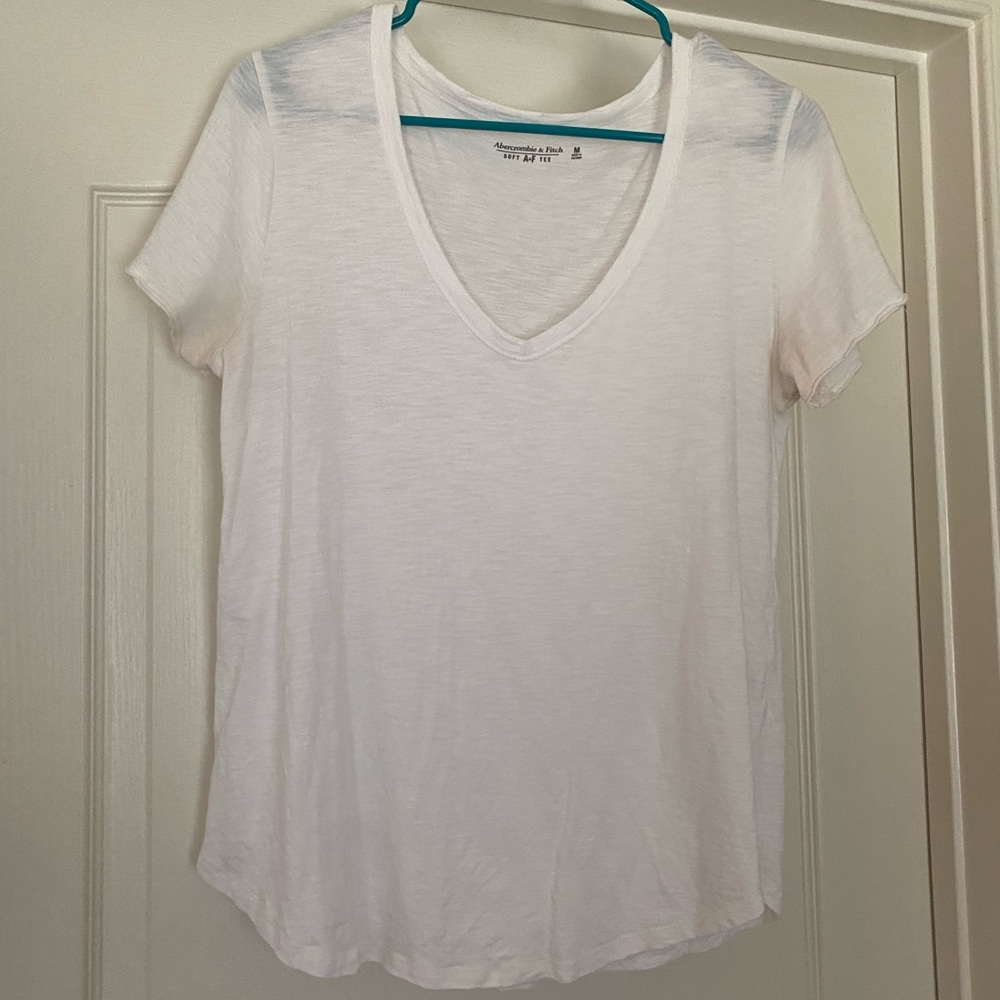 Abercrombie & Fitch Soft AF Essential V-neck tee